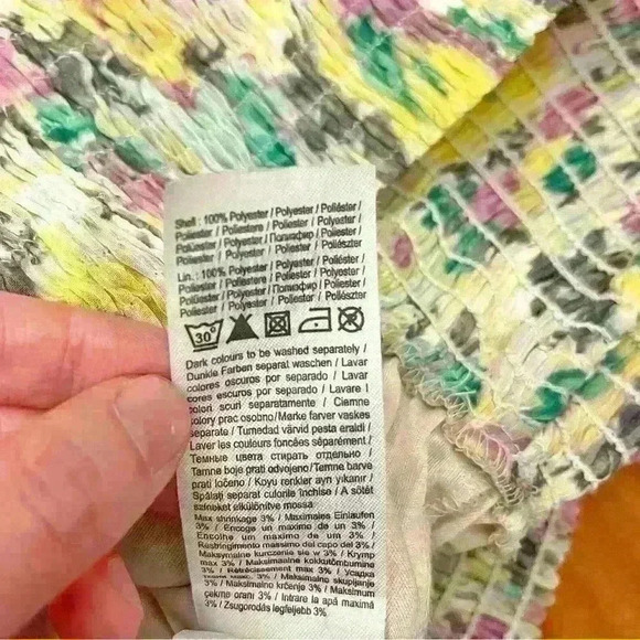 VERO MODA  Pastel yellow floral light weight long sleeves blouse. - Picture 8 of 11